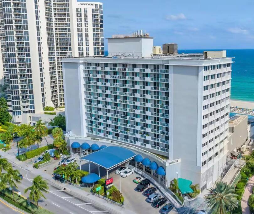 Appartamento Oceanfront With Balcony Sunny Isles - Spectacular! Miami Beach Esterno foto