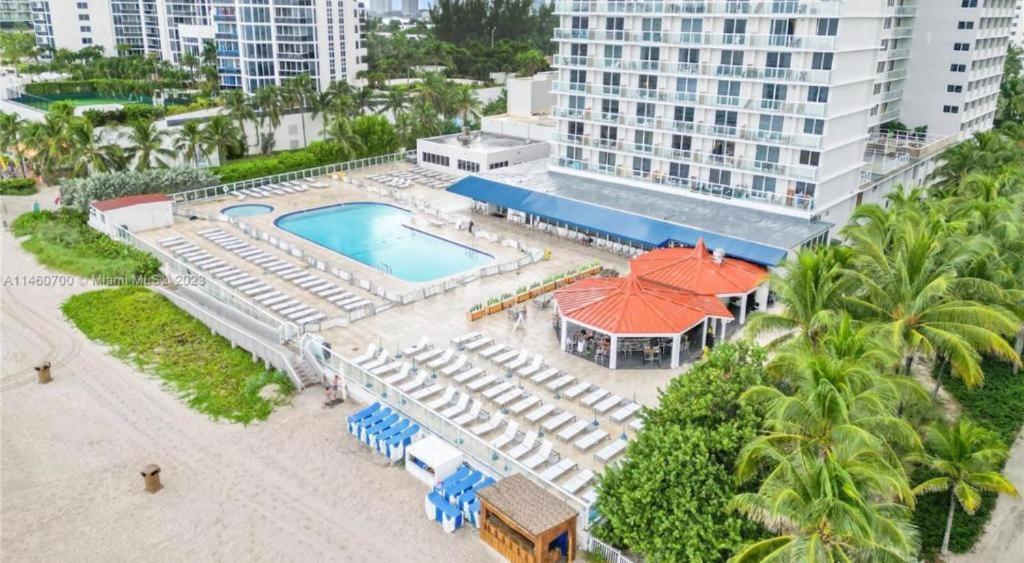 Appartamento Oceanfront With Balcony Sunny Isles - Spectacular! Miami Beach Esterno foto