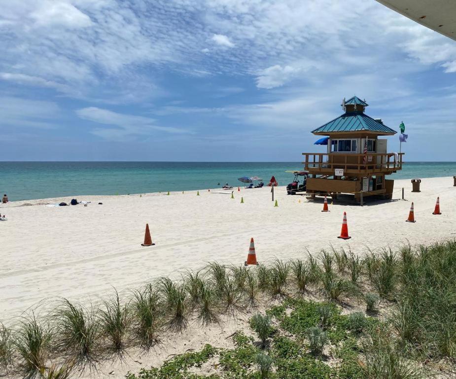 Appartamento Oceanfront With Balcony Sunny Isles - Spectacular! Miami Beach Esterno foto