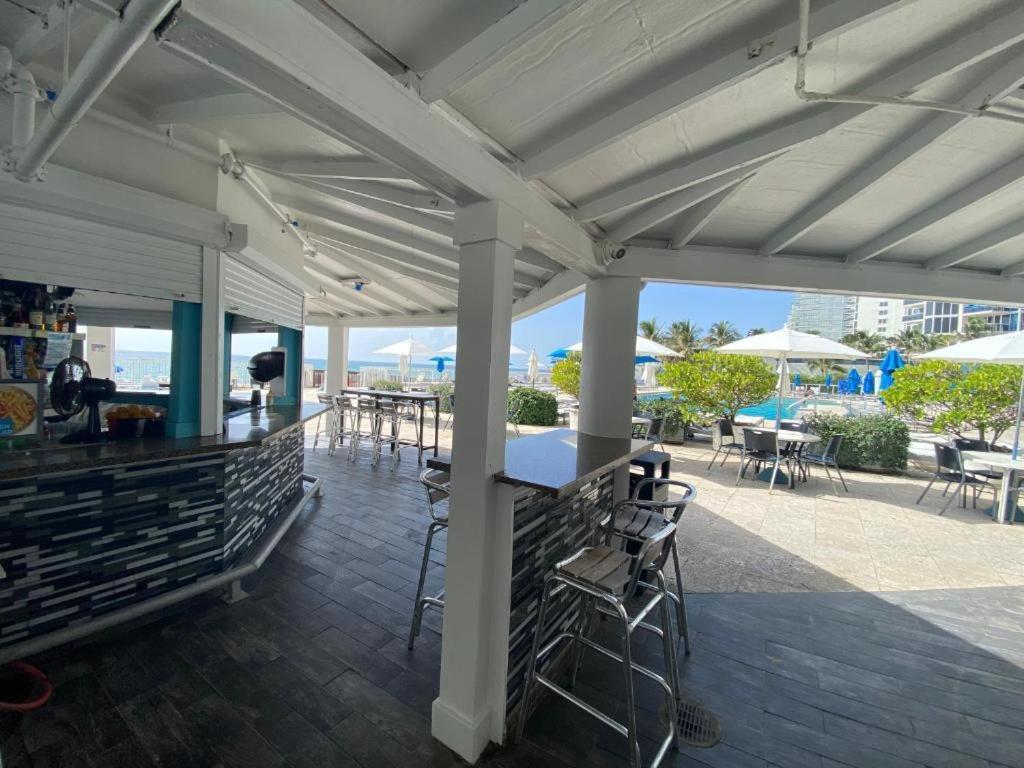 Appartamento Oceanfront With Balcony Sunny Isles - Spectacular! Miami Beach Esterno foto